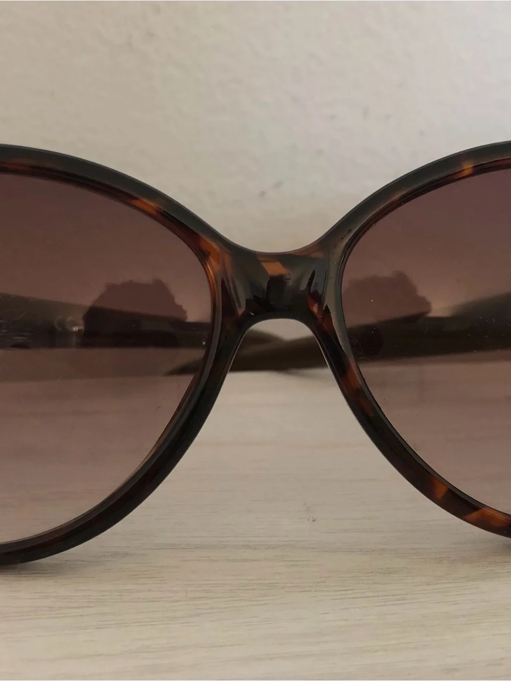 Kate Spade Adella Tortoise Polka Dot Cat Eye Sunglasses w/ Case